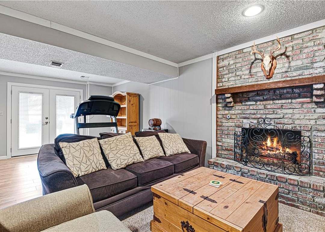 1726 Bluebell Avenue — photo 5