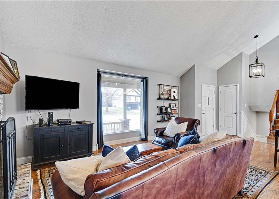1726 Bluebell Avenue — photo 13
