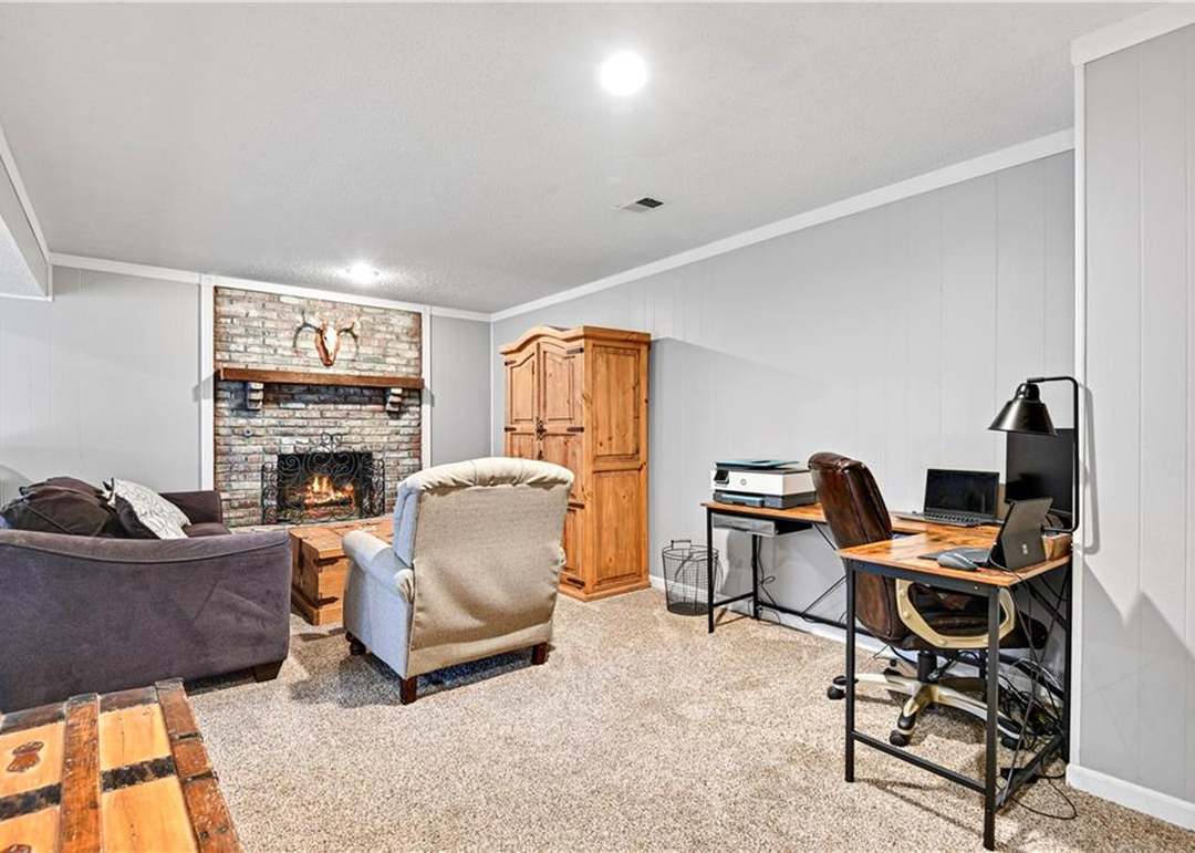 1726 Bluebell Avenue — photo 22