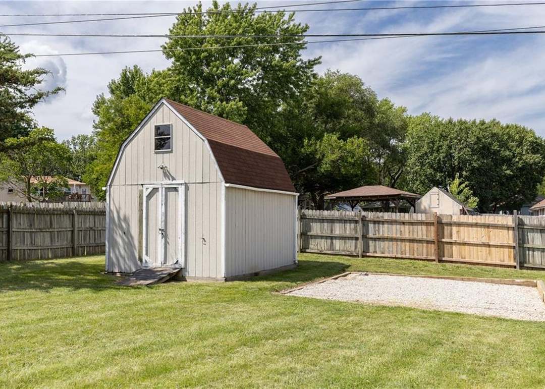 5332 Locust Avenue — photo 28