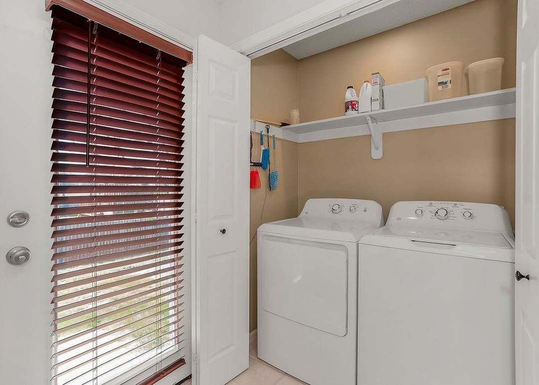 116 E Westhoff Place — photo 3