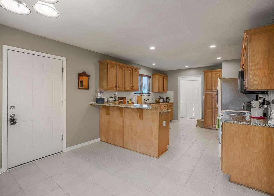 116 E Westhoff Place — photo 6