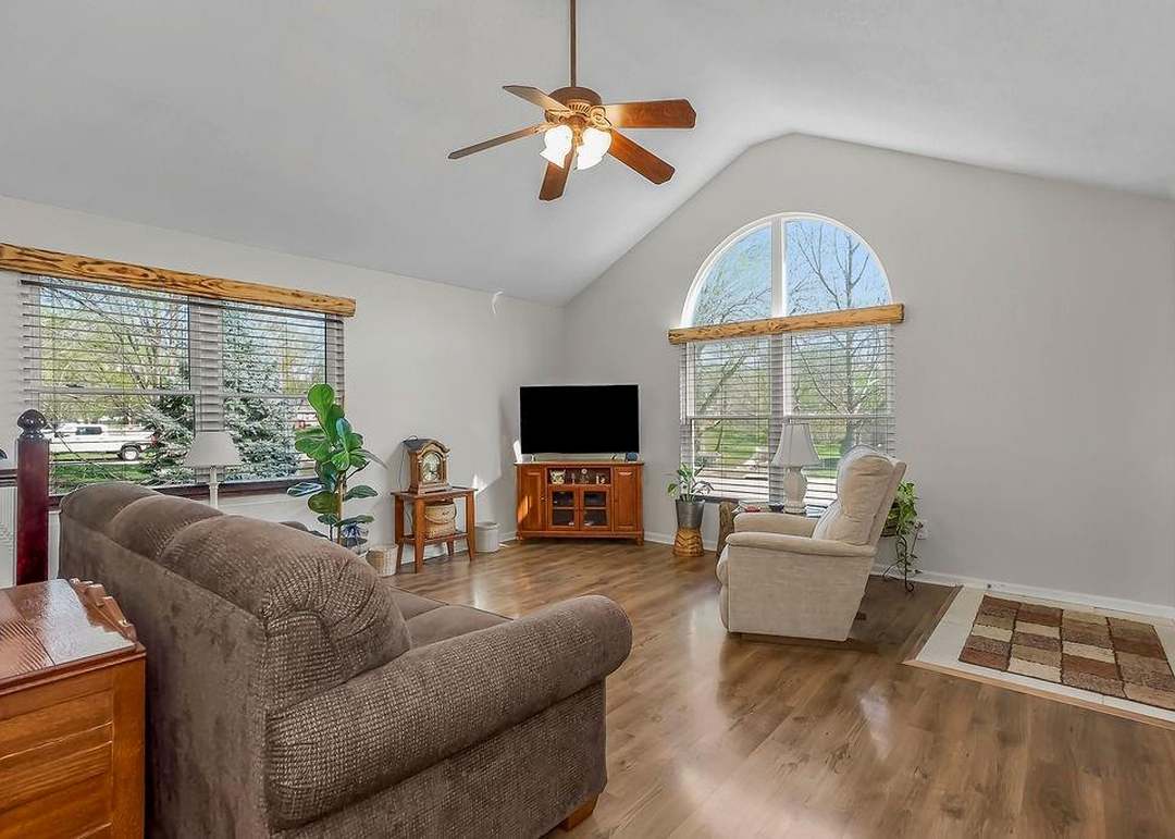 116 E Westhoff Place — photo 8