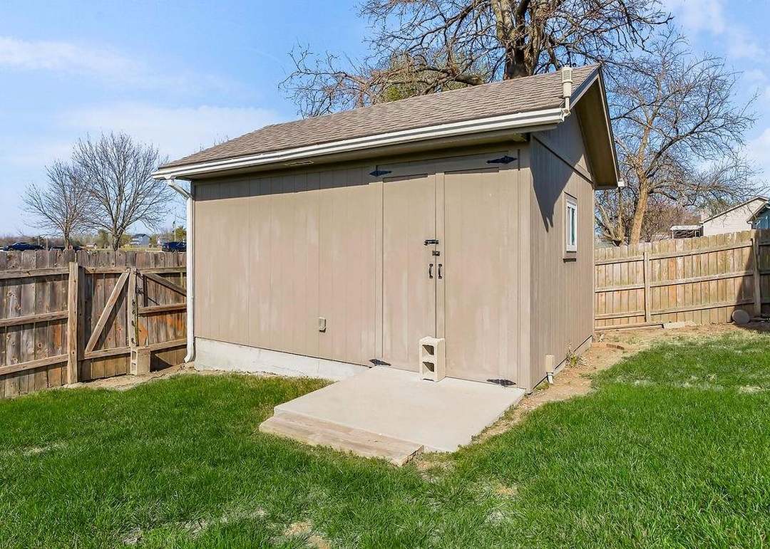 116 E Westhoff Place — photo 28