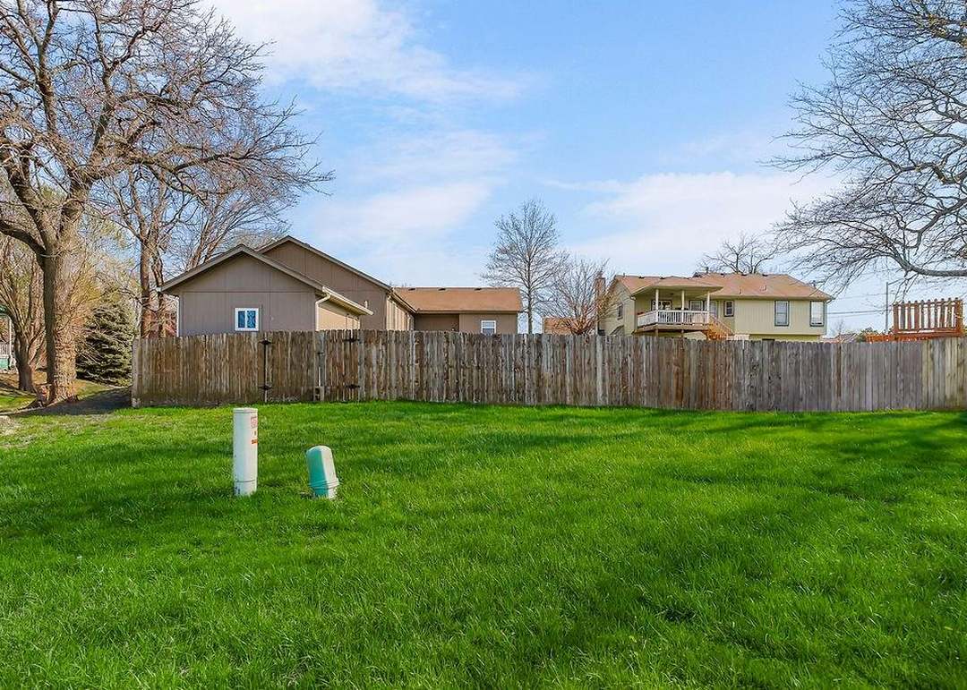 116 E Westhoff Place — photo 29