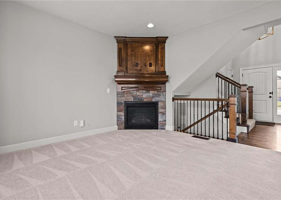18664 W 165th Street — photo 6