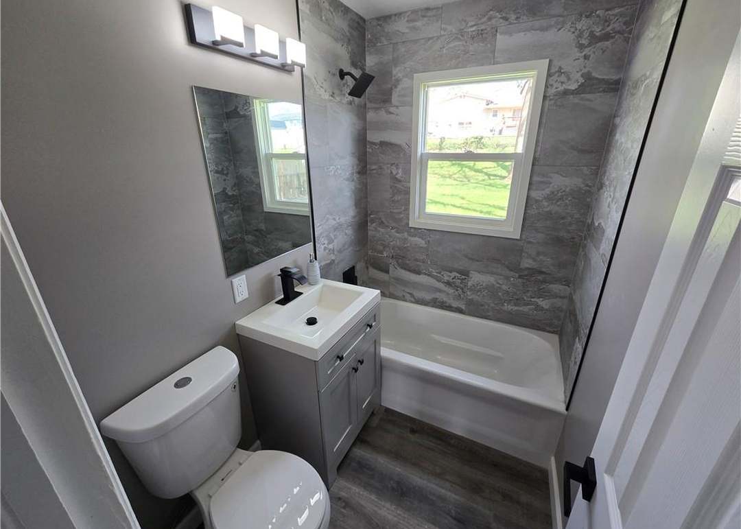 5027 N Spruce Avenue — photo 4