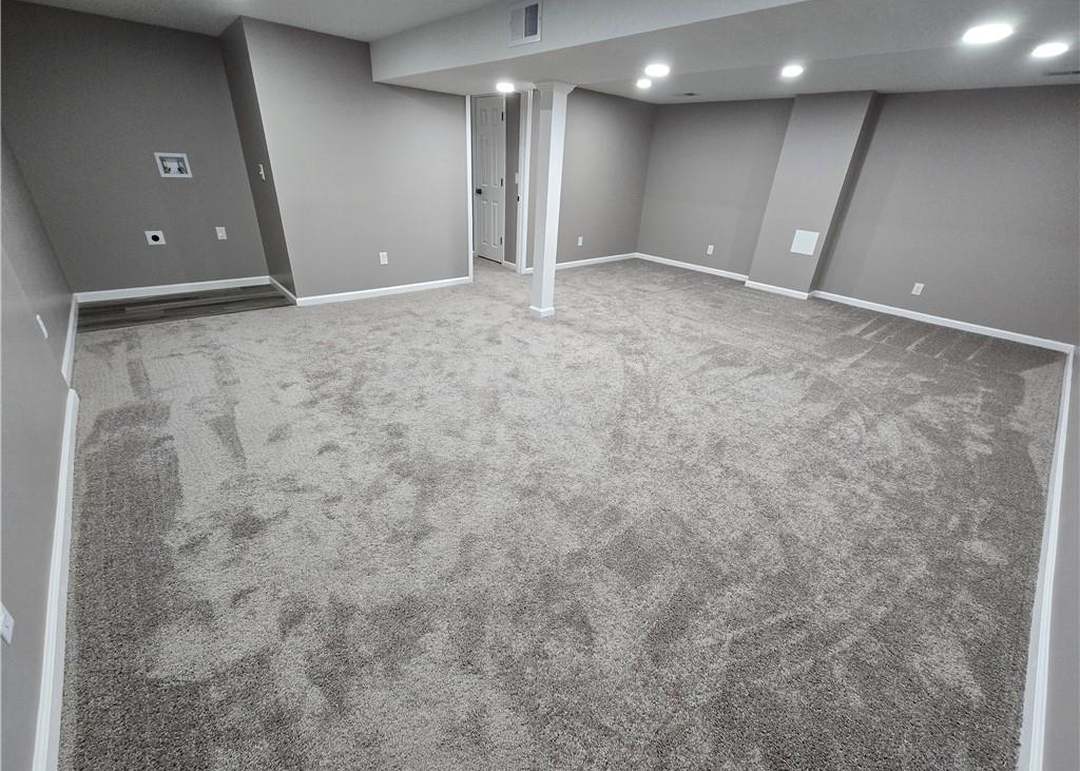 5027 N Spruce Avenue — photo 5