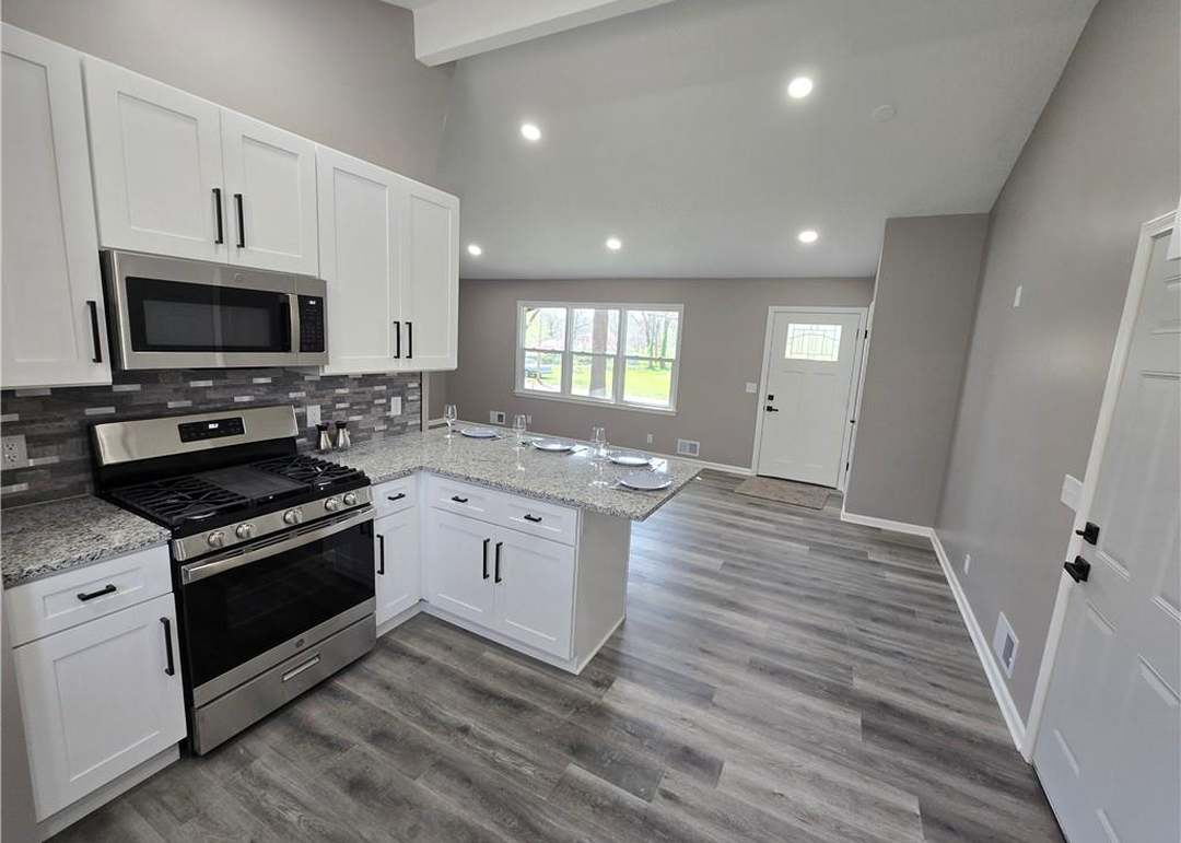 5027 N Spruce Avenue — photo 6