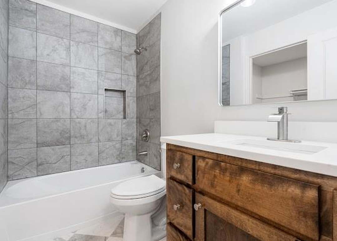 1225 NE KENWOOD Drive — photo 3