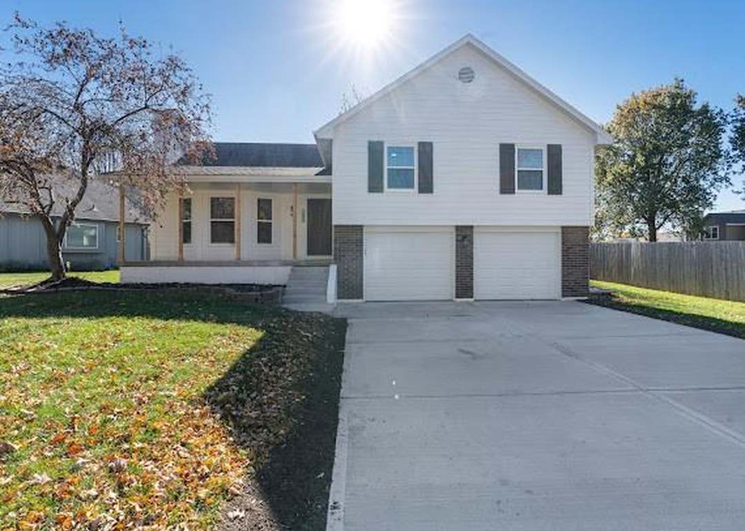 1225 NE KENWOOD Drive — photo 9