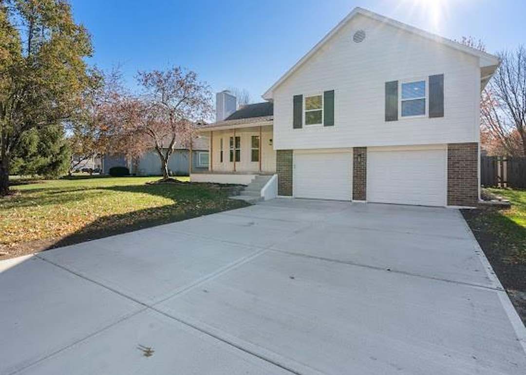 1225 NE KENWOOD Drive — photo 10
