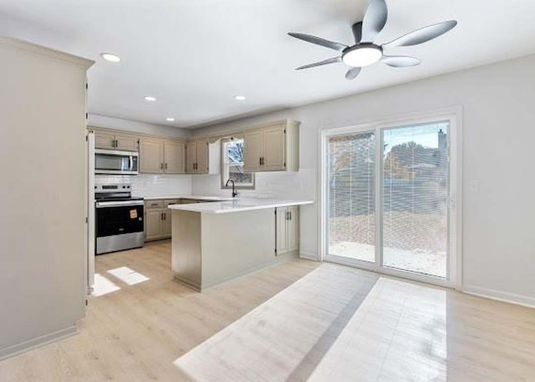 1225 NE KENWOOD Drive — photo 15