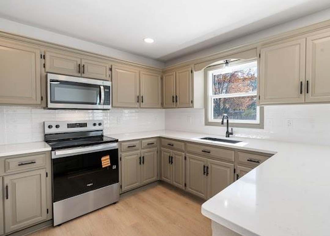 1225 NE KENWOOD Drive — photo 16