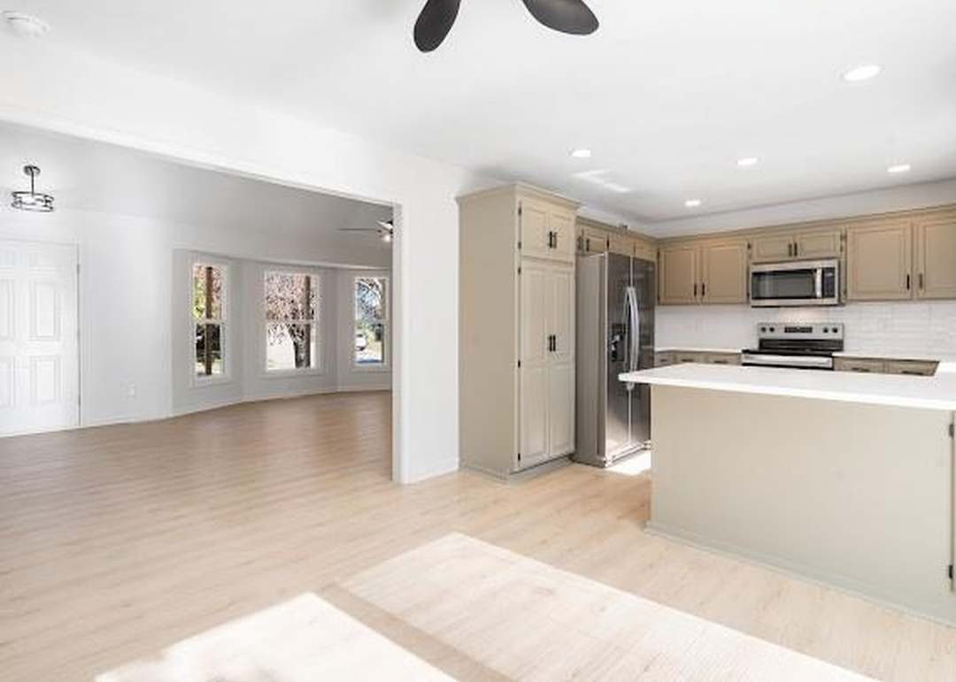 1225 NE KENWOOD Drive — photo 19