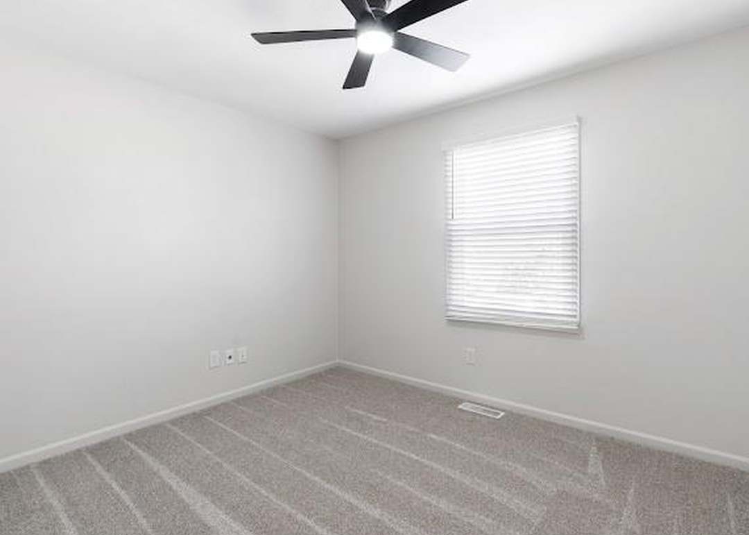 1225 NE KENWOOD Drive — photo 37