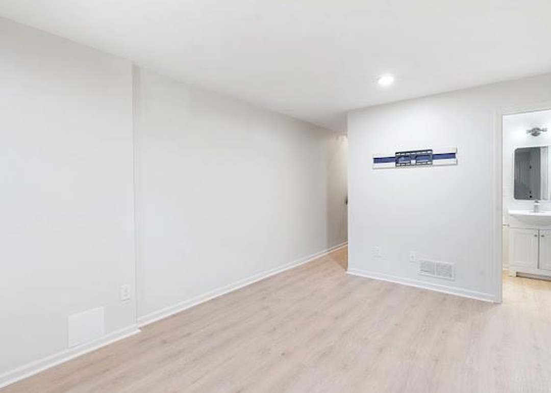 1225 NE KENWOOD Drive — photo 40
