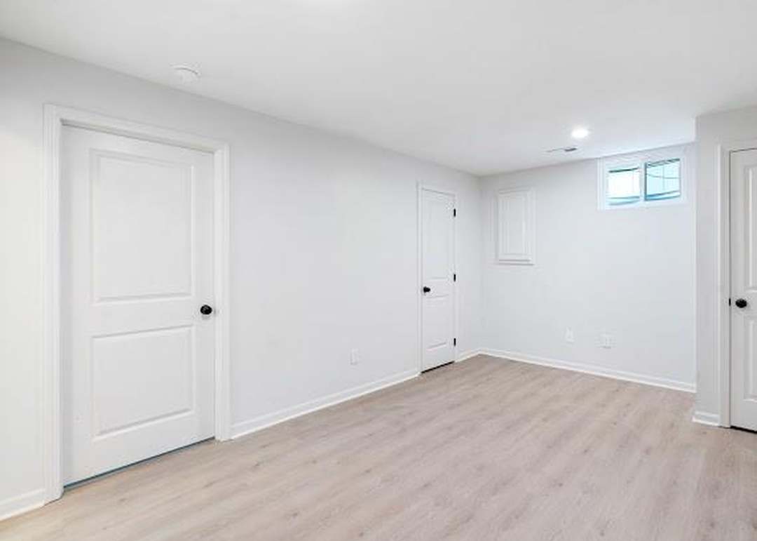 1225 NE KENWOOD Drive — photo 41