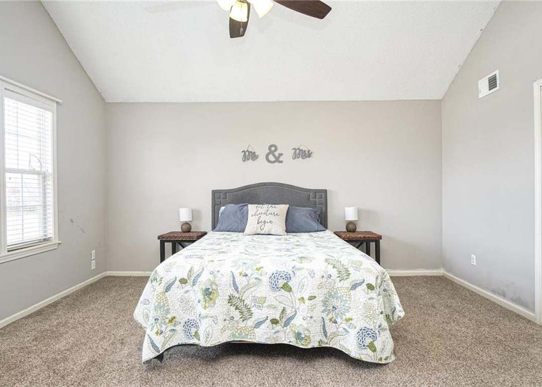 18512 Elm Street — photo 16