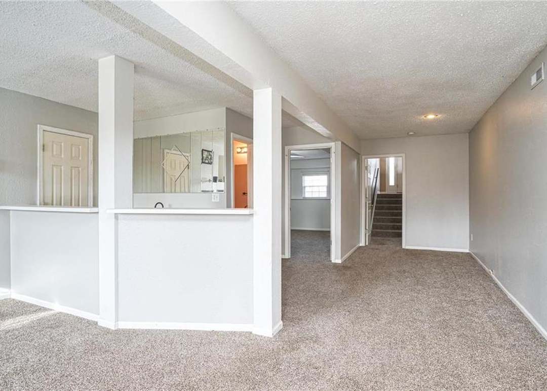 18512 Elm Street — photo 30