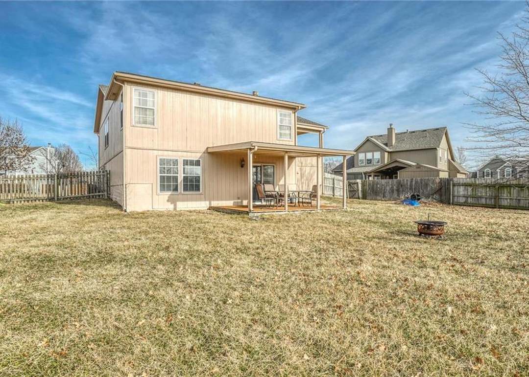 18512 Elm Street — photo 34