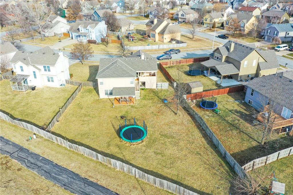 18512 Elm Street — photo 41