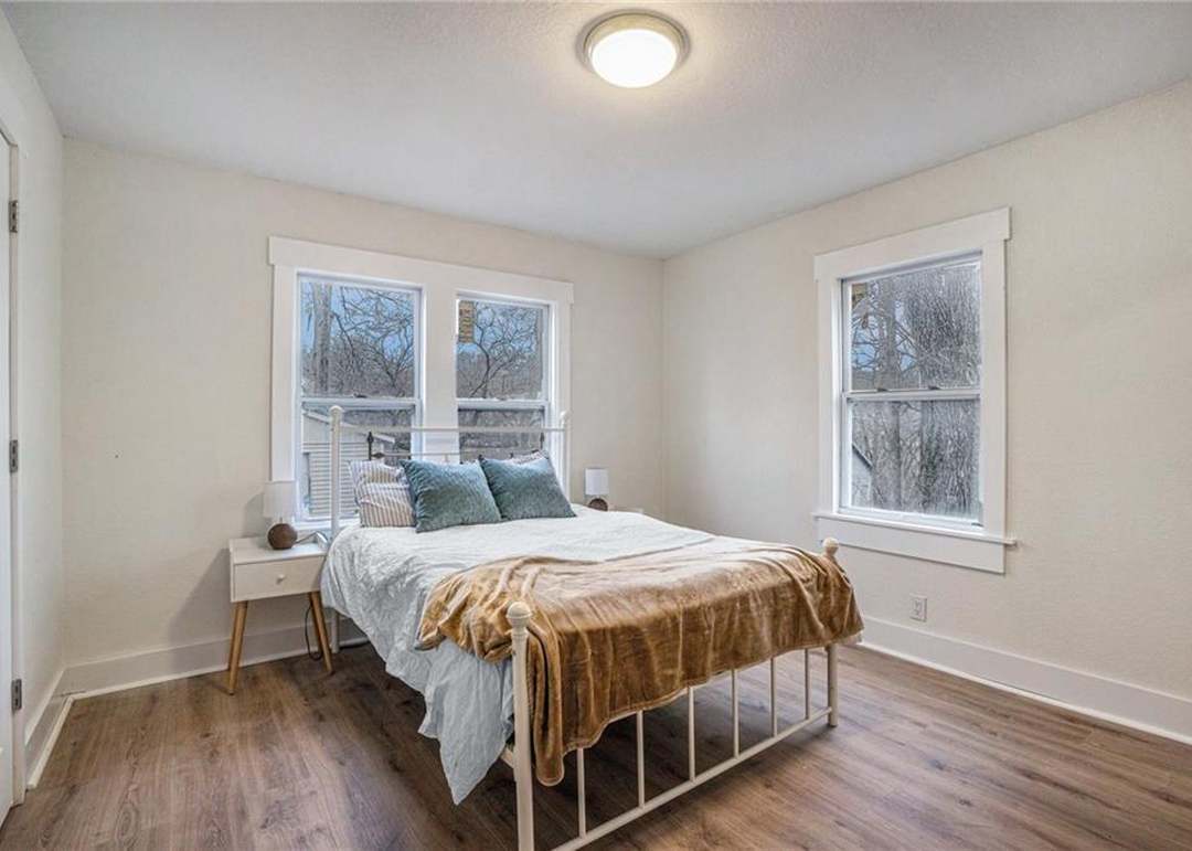 8219 Lydia Avenue — photo 7