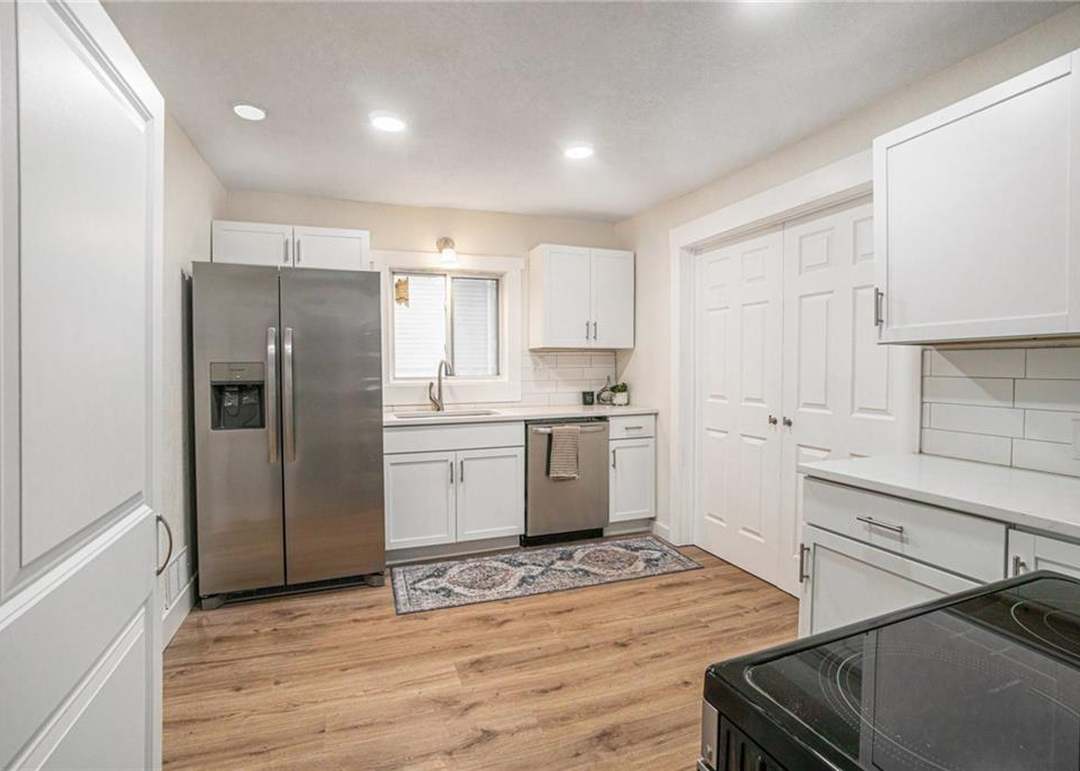 8219 Lydia Avenue — photo 9