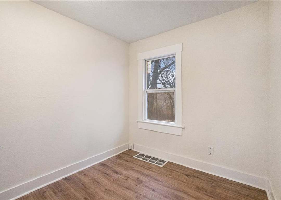 8219 Lydia Avenue — photo 14