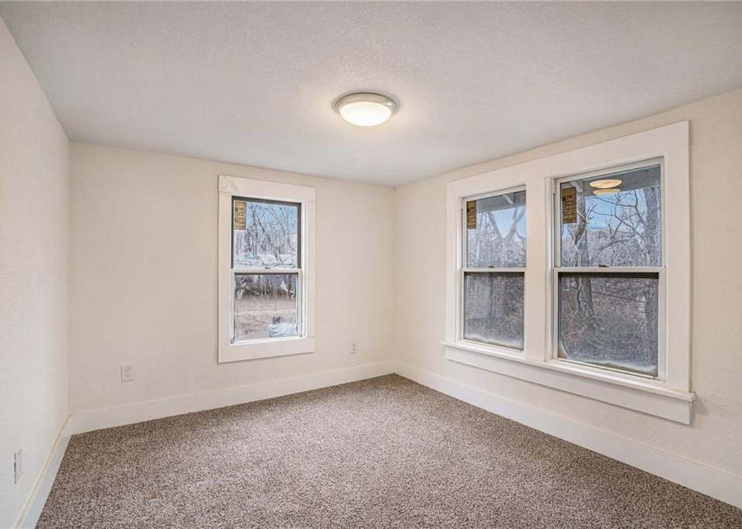 8219 Lydia Avenue — photo 15