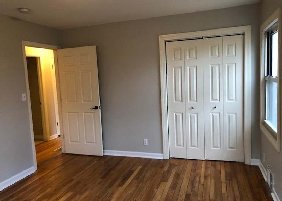 11115 Elmwood Avenue — photo 16