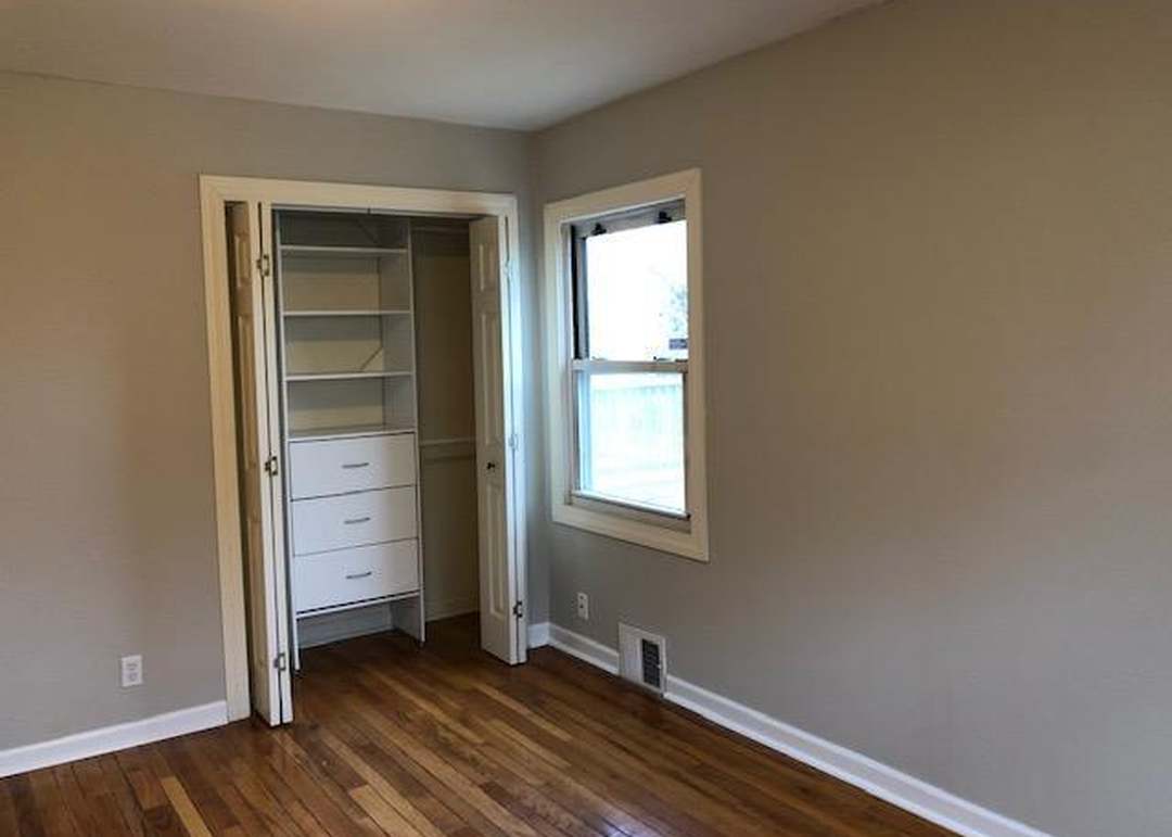 11115 Elmwood Avenue — photo 18
