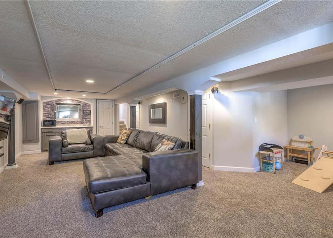 401 N Madison Street — photo 47