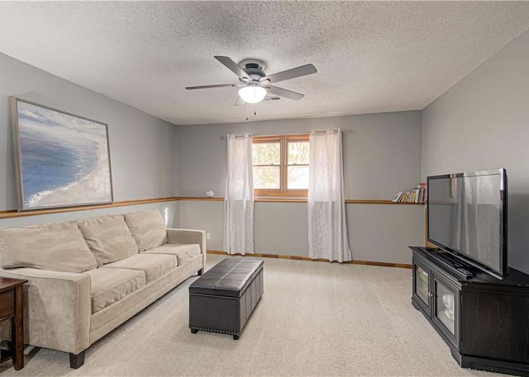 8718 Golden Lane — photo 3