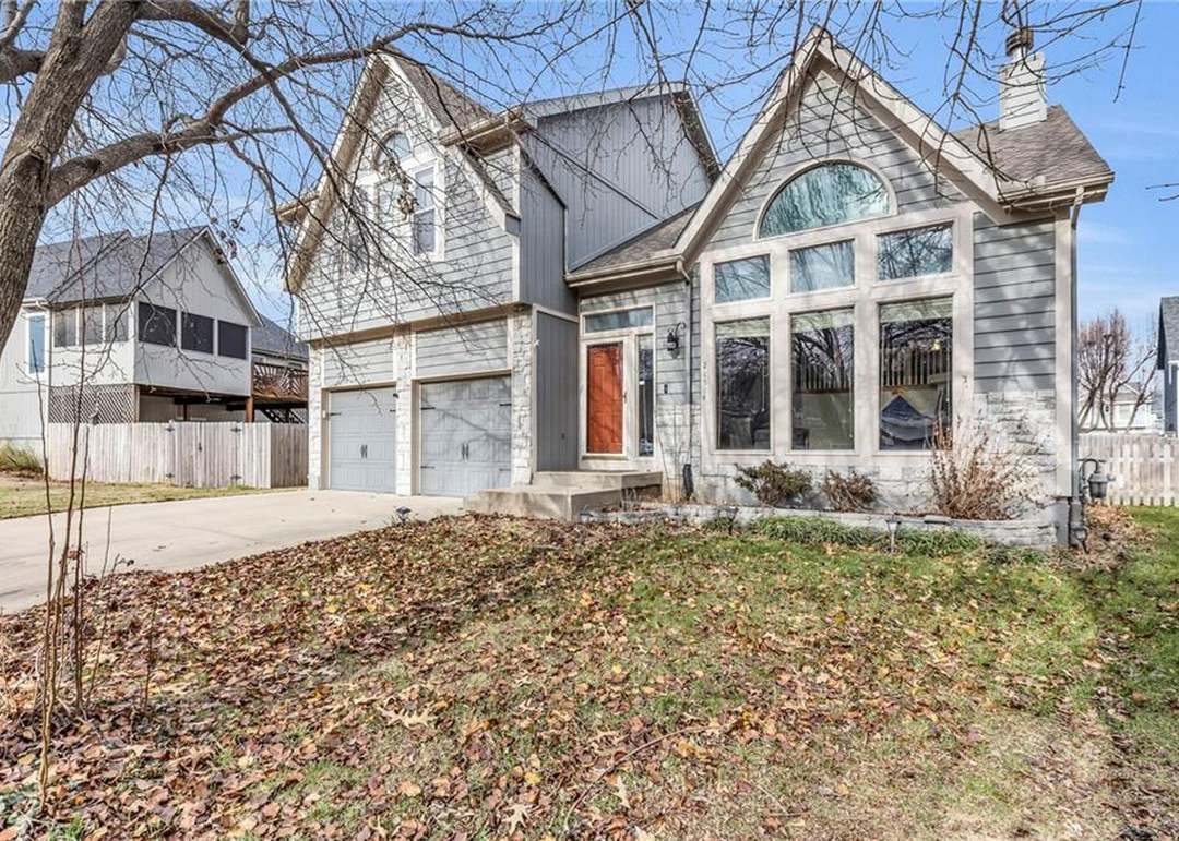 21514 W 53rd Terrace — photo 8