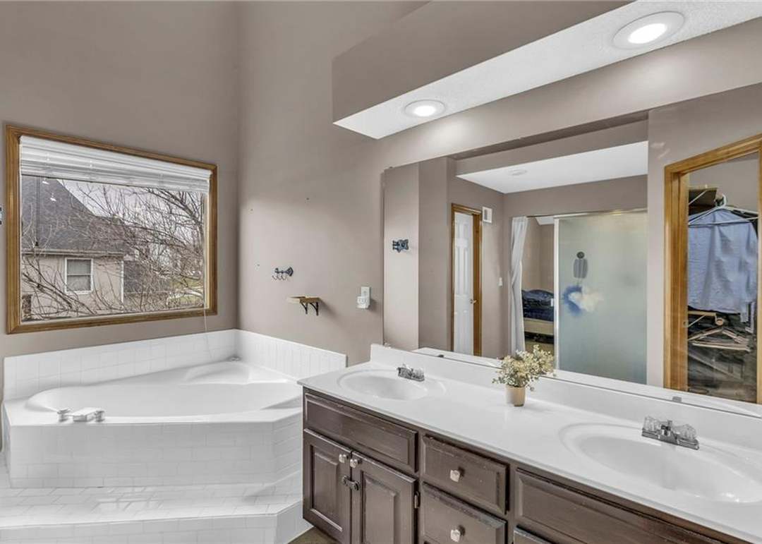 21514 W 53rd Terrace — photo 29