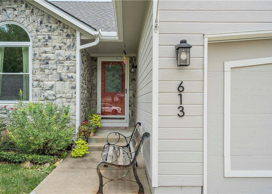 613 S Park Drive — photo 9