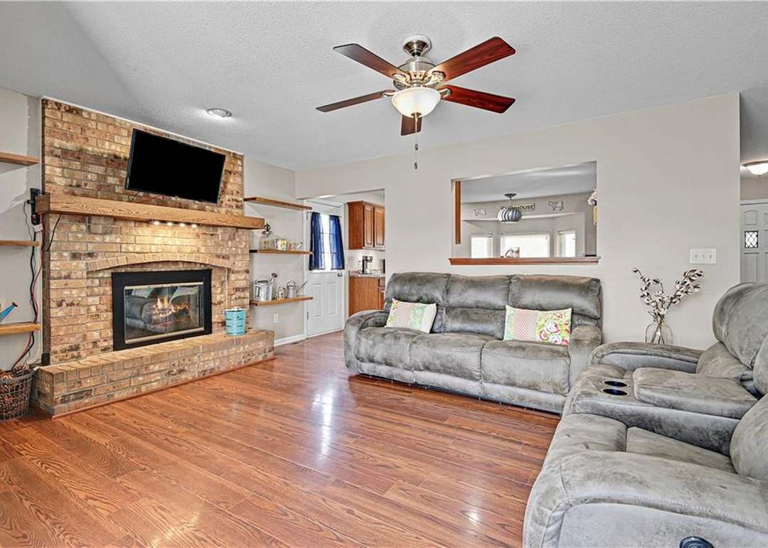 8187 Gleason Road — photo 10