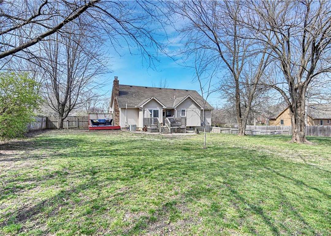 8187 Gleason Road — photo 31