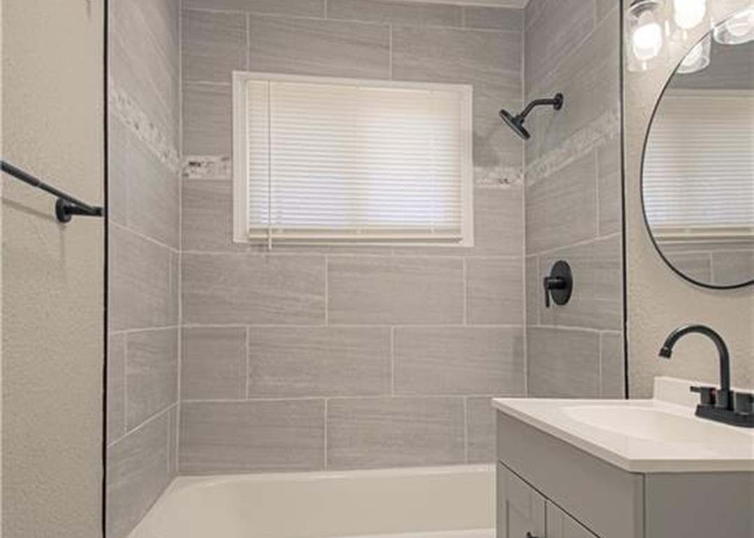 10918 Ewing Avenue — photo 3