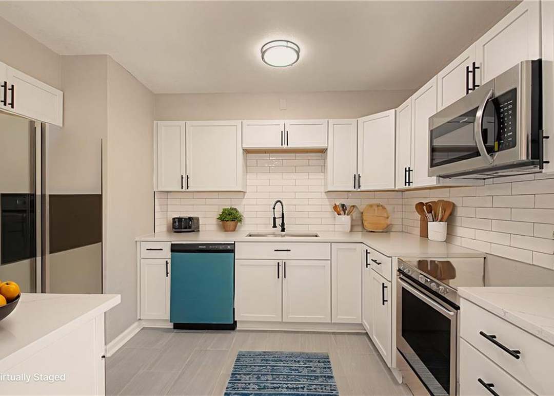 10918 Ewing Avenue — photo 10