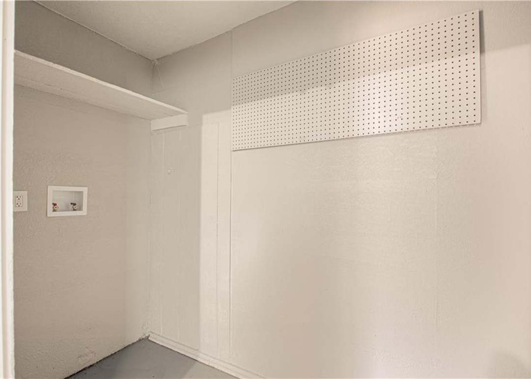 10918 Ewing Avenue — photo 29
