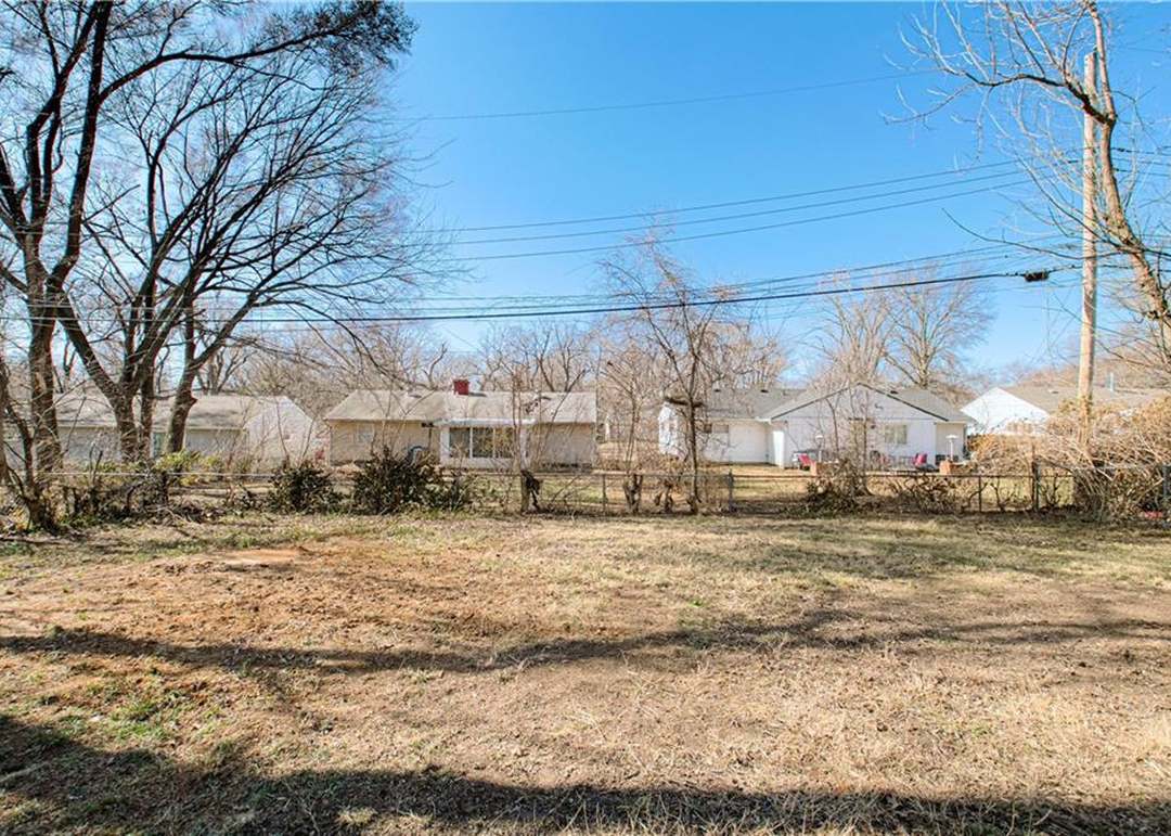 10918 Ewing Avenue — photo 31