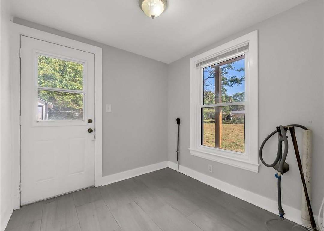 1509 S MAYWOOD Avenue — photo 16