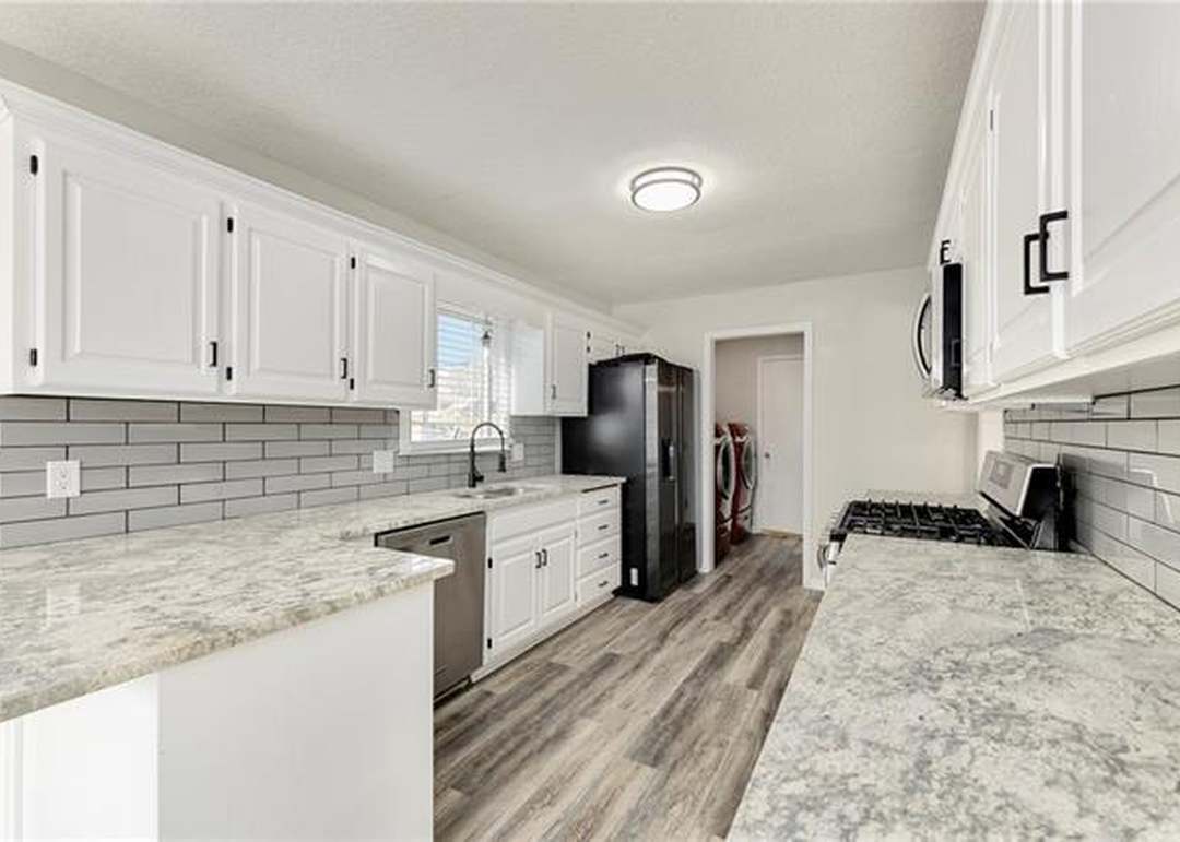 1555 W Santa Fe Street — photo 20