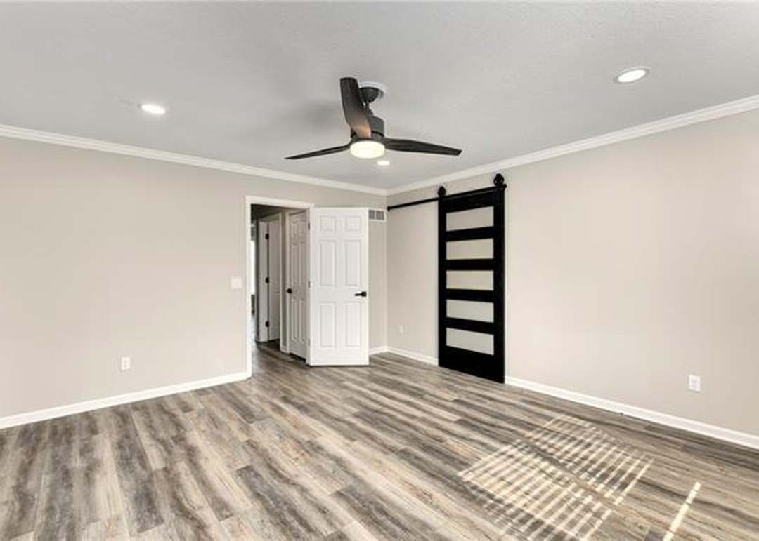 1555 W Santa Fe Street — photo 27