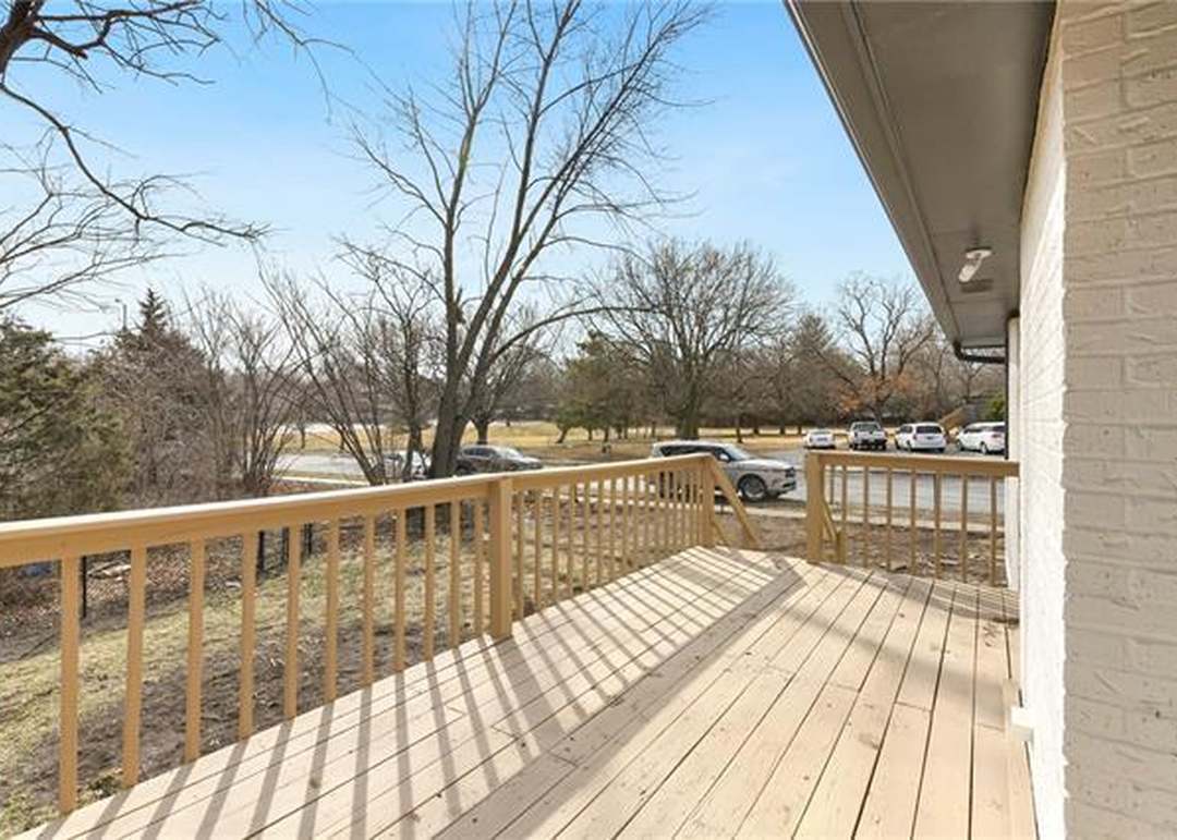 1555 W Santa Fe Street — photo 44