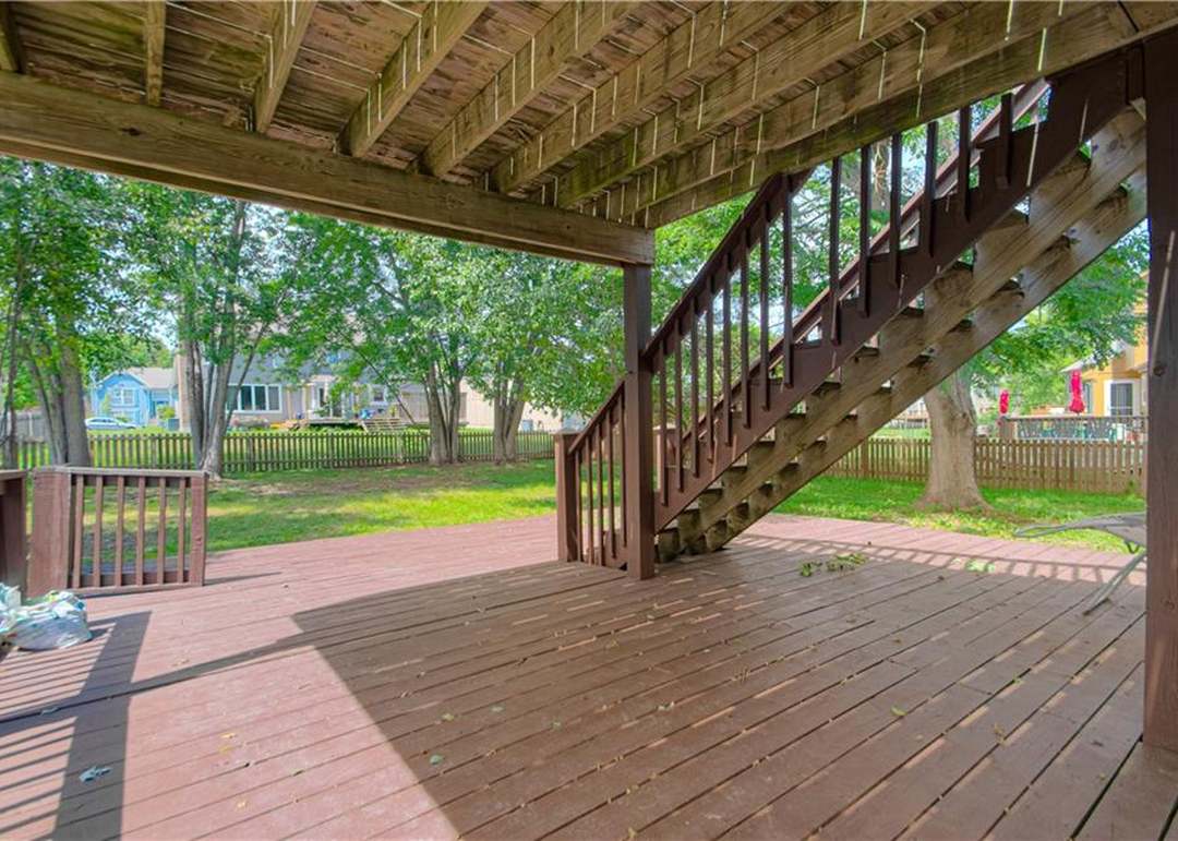 808 Silver Lake Circle — photo 3