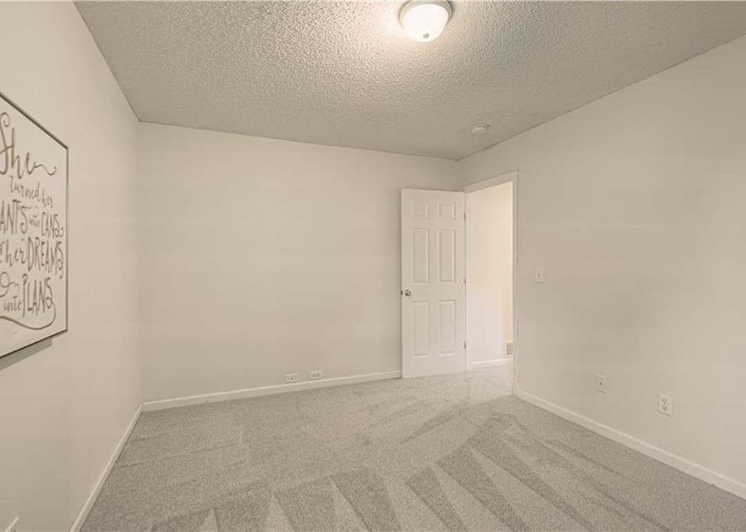 808 Silver Lake Circle — photo 7