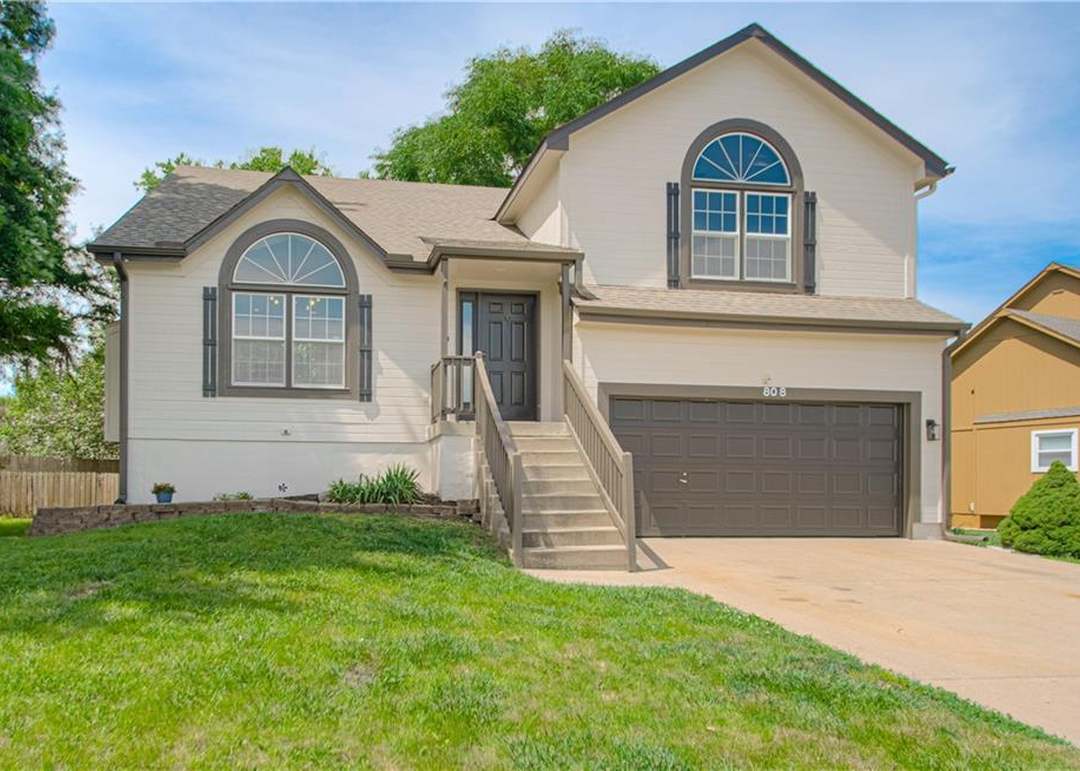 808 Silver Lake Circle — photo 9